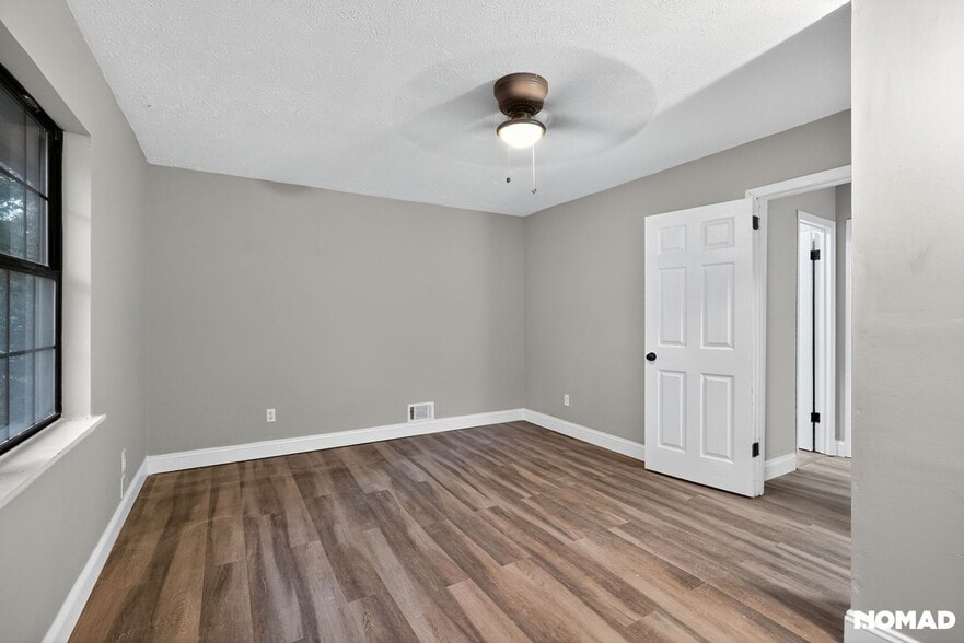 Building Photo - 5952 Stonewall Dr