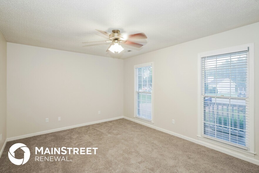 Building Photo - 537 Riverview Dr