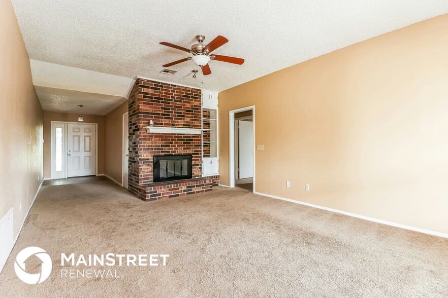 Building Photo - 100 N Eastgate Dr