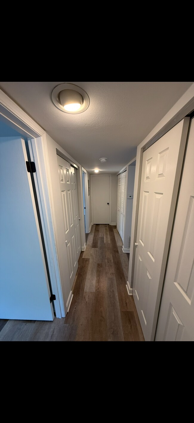 Building Photo - 645 S Kirkwood Rd