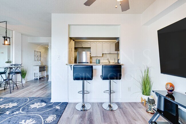 Building Photo - Fully Furnished 1BR/1BA Condo – Riverfront...