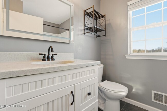 Building Photo - 6 Hummingbird Way