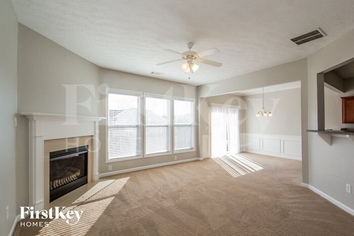 Building Photo - 731 Mountain Laurel Dr