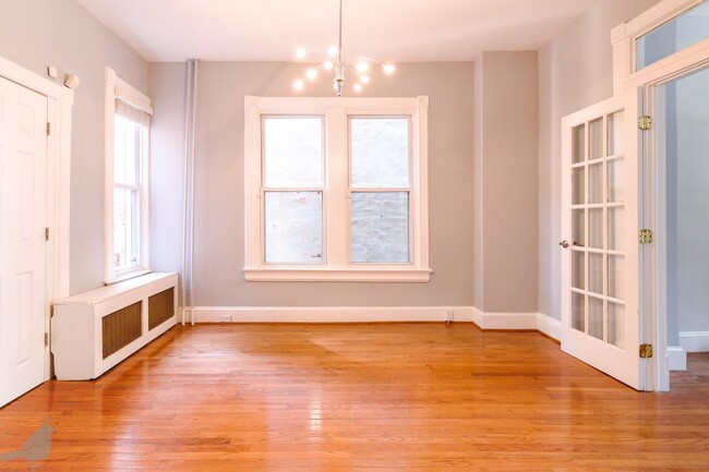 Building Photo - Classy Columbia Heights Row Home! 1/2 Off ...