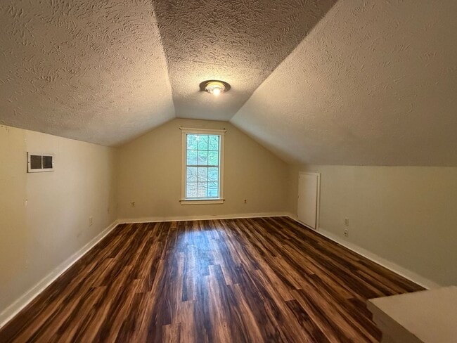 Building Photo - 207 Goodman Pl