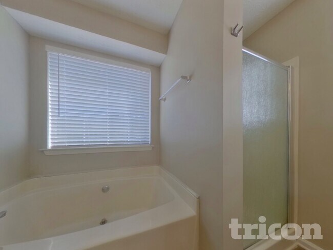 Building Photo - 100 Doves Nest