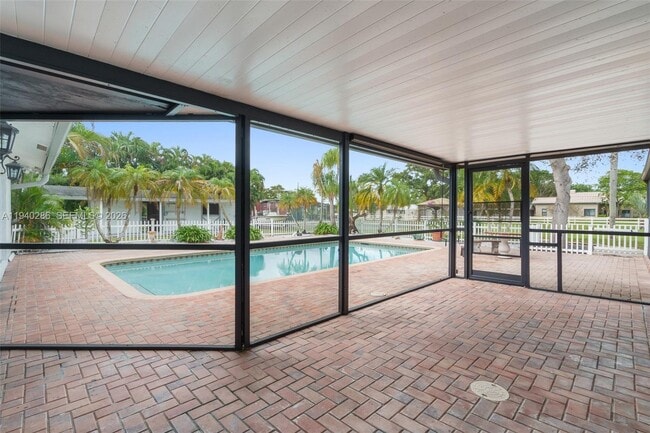 Building Photo - 7601 NW 82nd Terrace