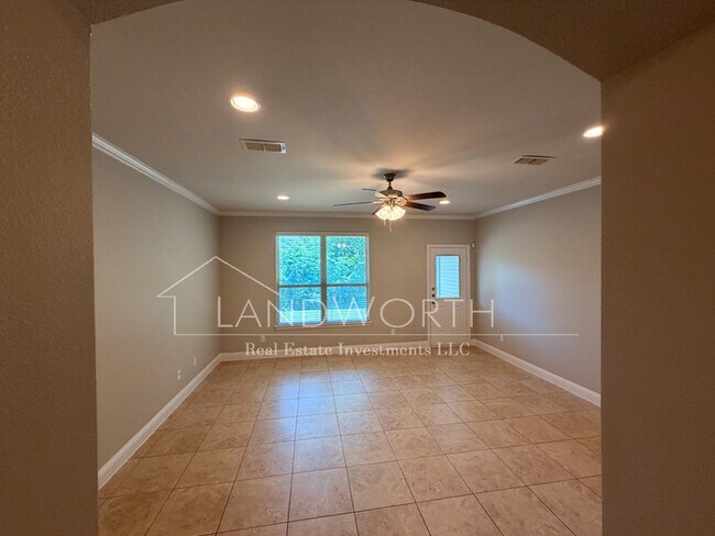 Building Photo - 4604 Angus Dr