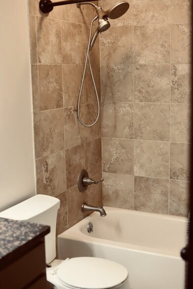 Hall Bathroom - 3627 Cornhusker Dr