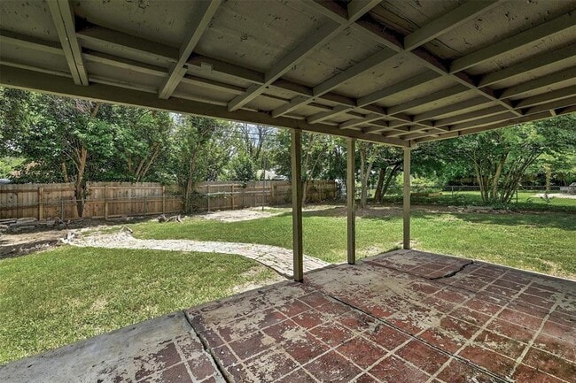 Building Photo - 8527 Maine Dr