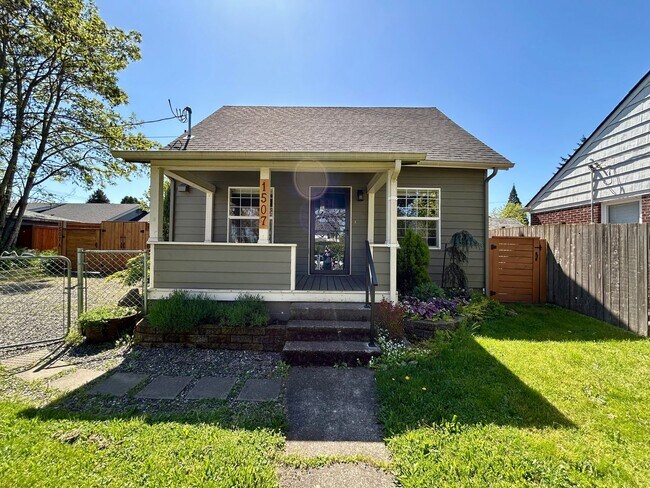 Building Photo - Charming 3-Bedroom Home in Prime Vancouver Location – Pet Friendly with Fenced Yard!