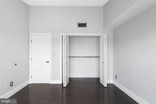 Building Photo - 1000 Fell St