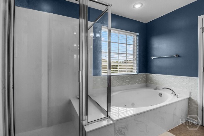 Building Photo - 721 Canyon Dr