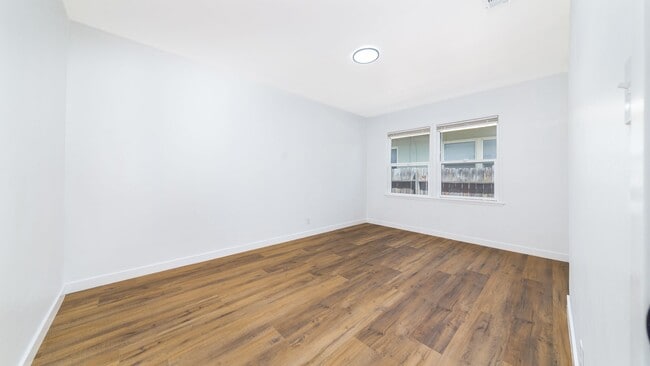 Building Photo - Fully Renovated 2 Bed • 1.5 Bath Duplex