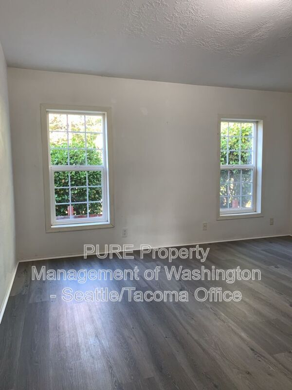 Building Photo - 16008 34th St E