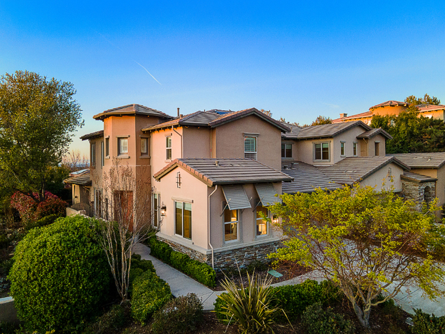 Building Photo - 1022 Gamay Dr