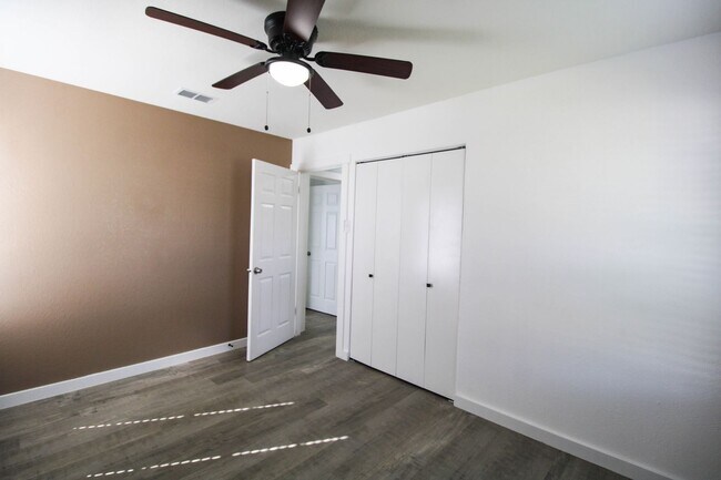 Building Photo - 2950 Lasses Blvd