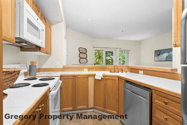 Building Photo - 12120 NE 172nd Pl