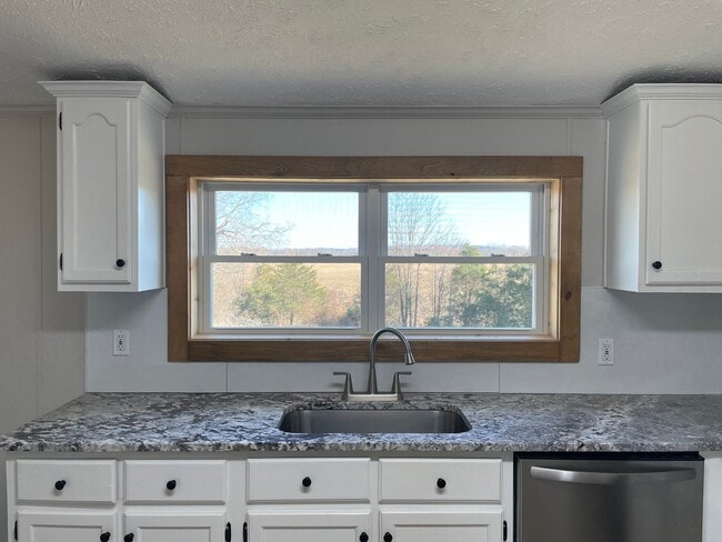 Building Photo - Peaceful Country Living on 1.4 Acres Beautifully Remodeled 3 Bed / 2 Bath Home on Ficklin Road