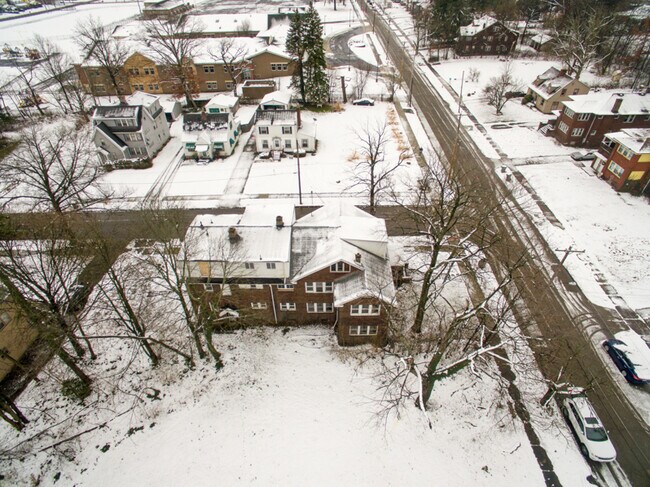 Building Photo - 2229 Cordova Ave