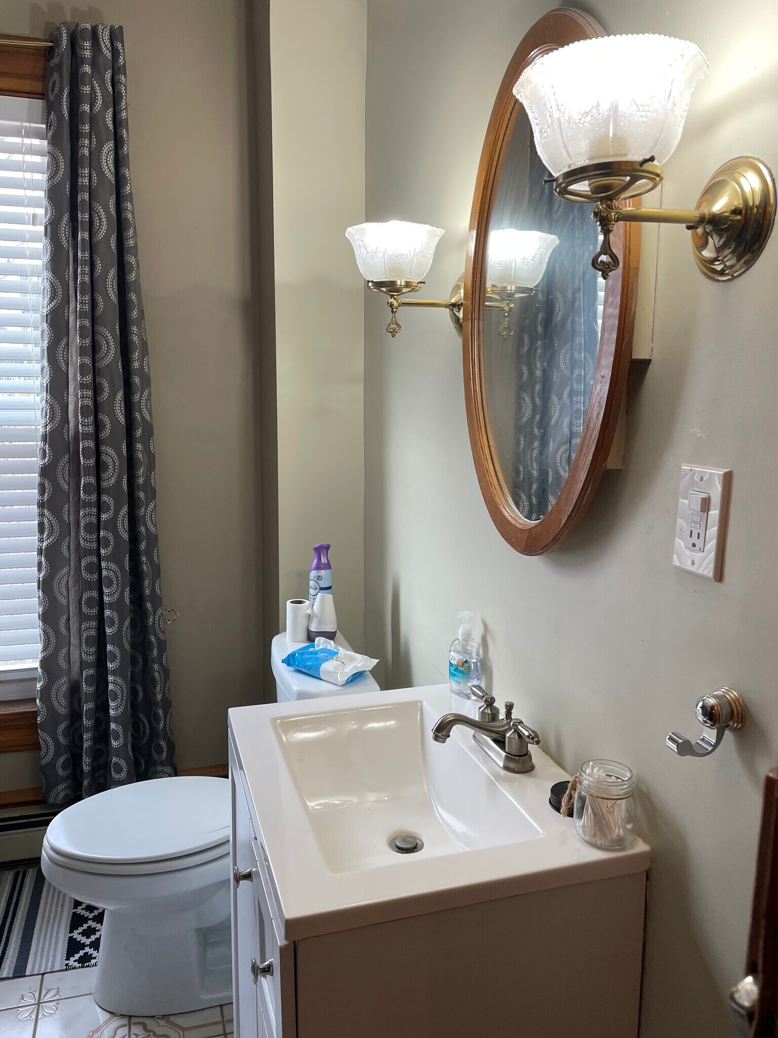 Half Bath - 395 Hanover St