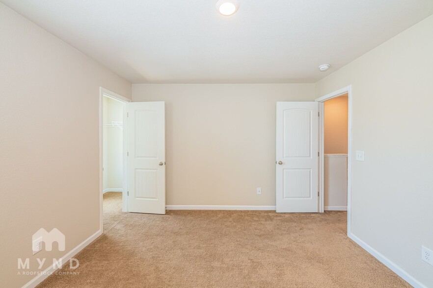 Building Photo - 250 Yorktown Ln