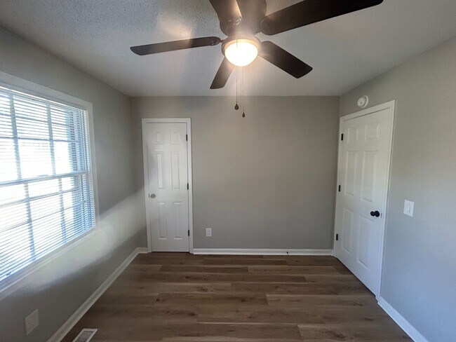 Building Photo - 3728 Baywater Dr