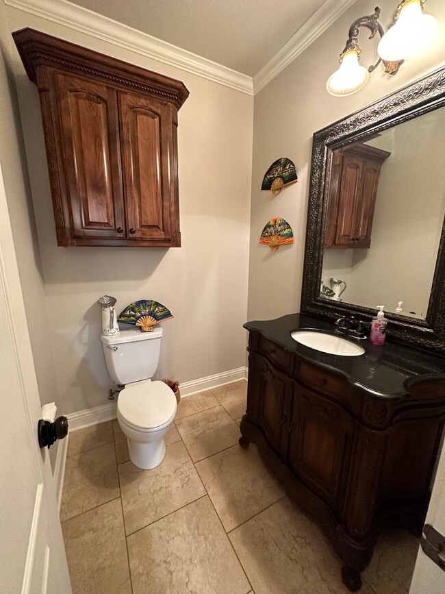Building Photo - Haughton Home, Updated With Over 2,100 Squ...