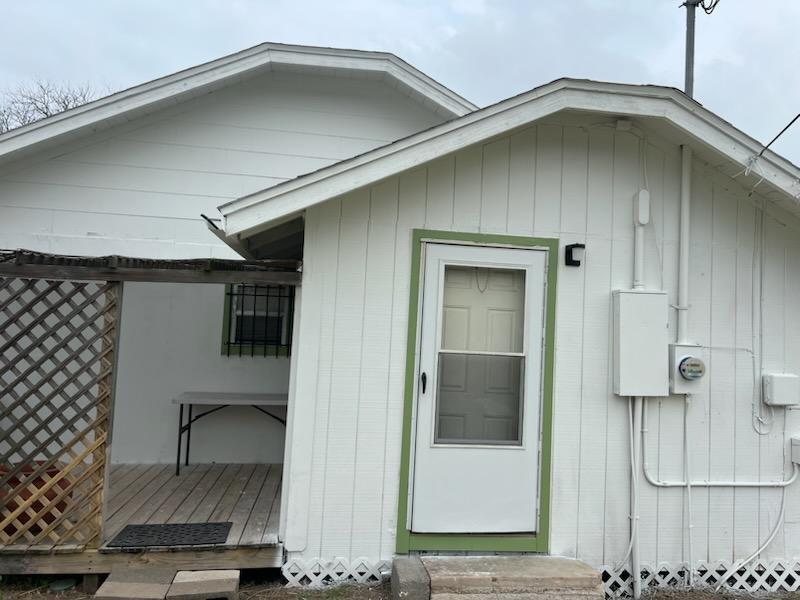 Building Photo - 514 S Rife St