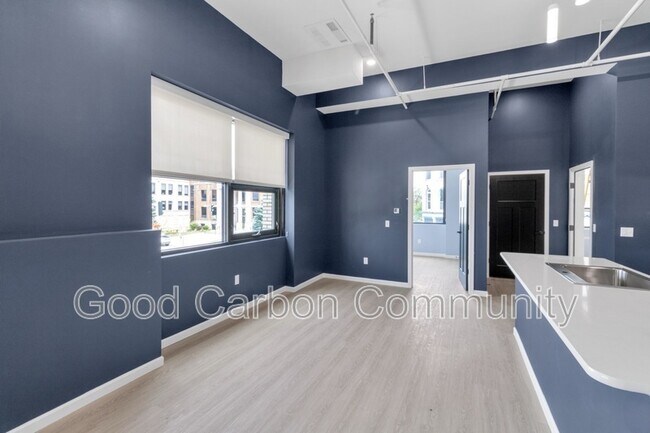 Building Photo - 401 Central Ave