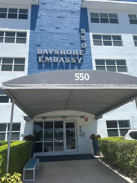 Building Photo - 550 Bayshore Dr