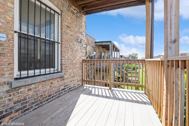 Building Photo - 4732 S St Lawrence Ave