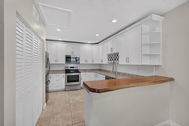 Building Photo - 1603 Mizzenmast Way