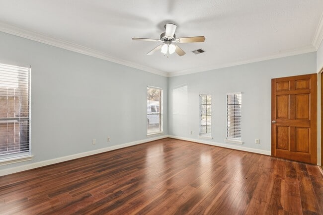 Building Photo - 14819 Walbrook Dr