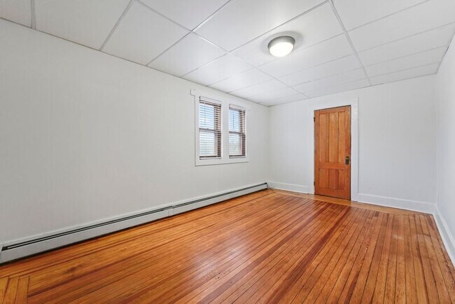 Building Photo - 33 Franklin St