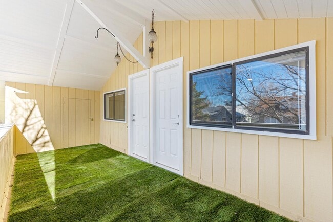 Building Photo - 208 13th St NW