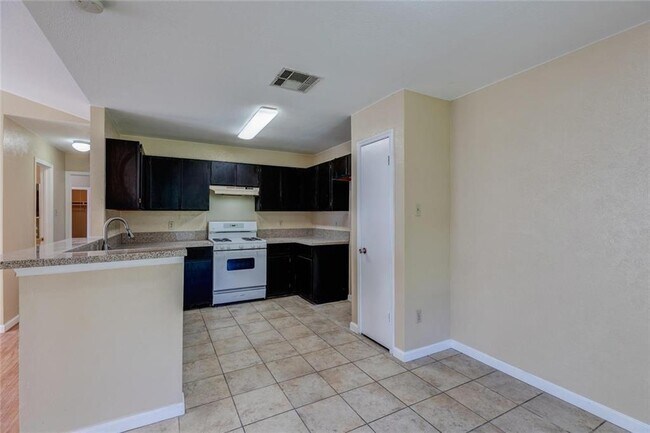 Building Photo - 12329 Tomanet Trail