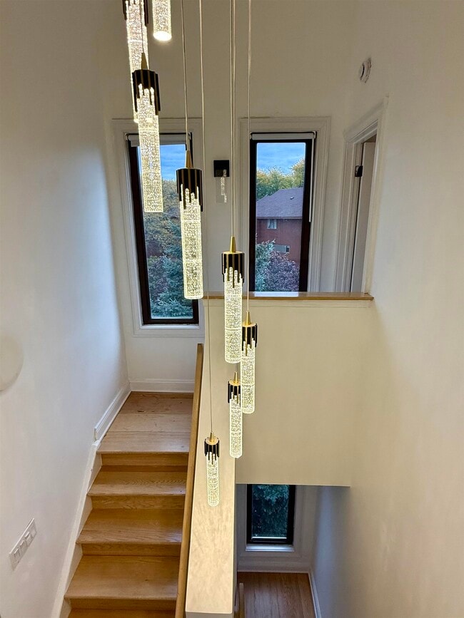 Building Photo - 702 Mainsail Ln