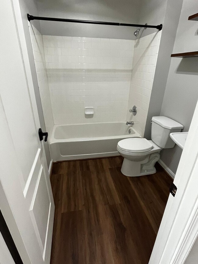 Building Photo - 8941 Town Center Cir