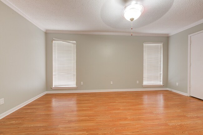 Building Photo - 15118 Chaseridge Dr