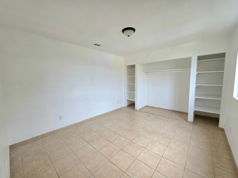 Building Photo - 209 E 119th St