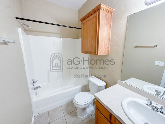 Building Photo - 5925 SE 69th St