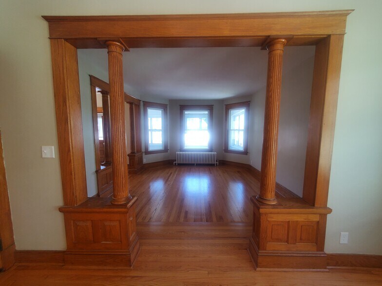 Building Photo - 38 Summit Ave