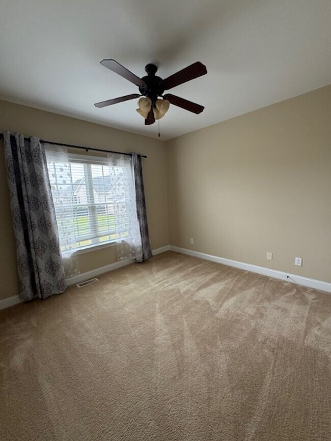 Building Photo - 131 Brookside Way