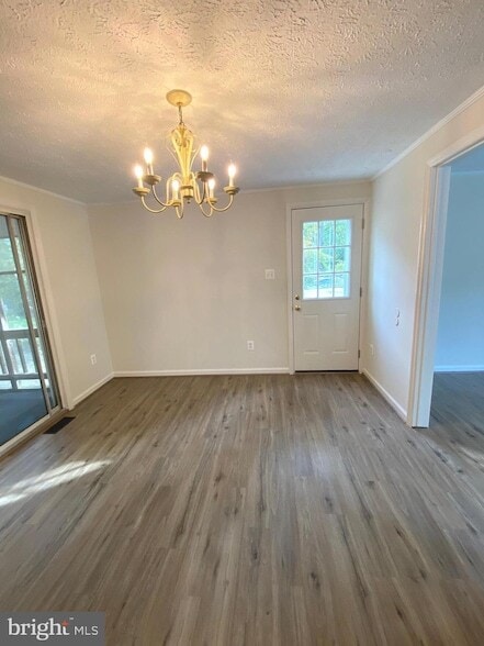 Building Photo - 611 Yorktown Blvd