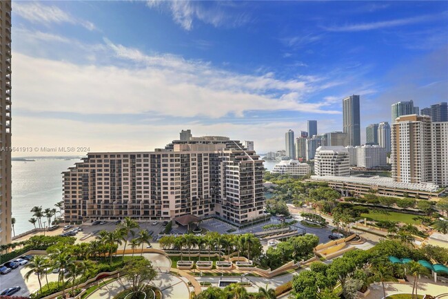 Building Photo - 848 Brickell Key Dr