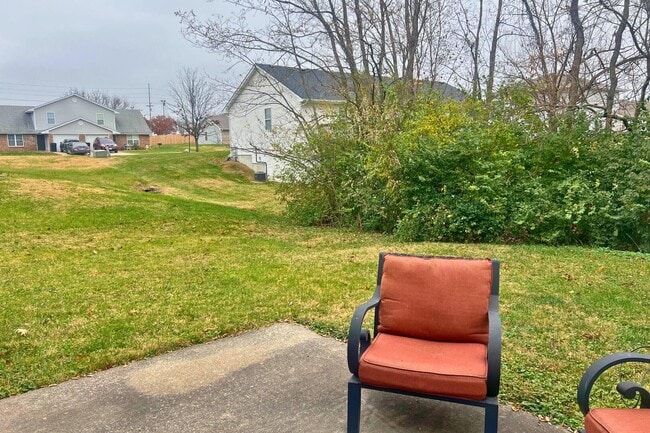 Building Photo - 2402 Garden Dr