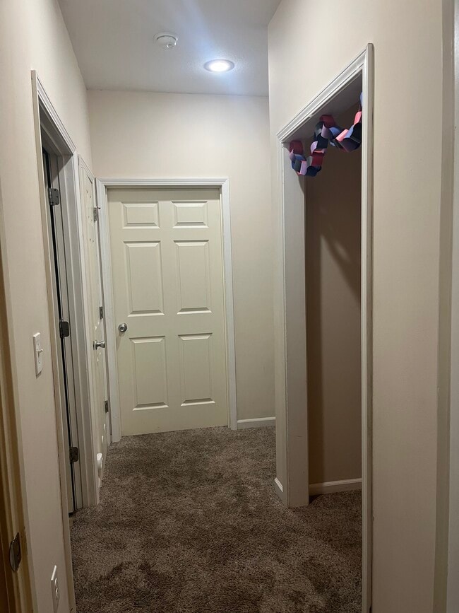 Building Photo - 1514 N Clay St