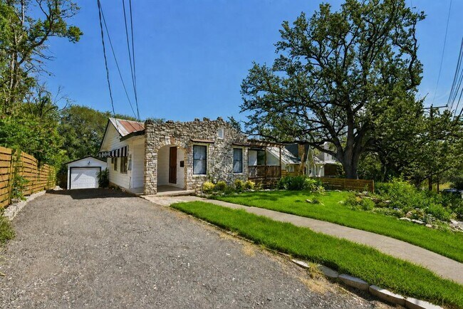 Building Photo - 1008 Milam Pl