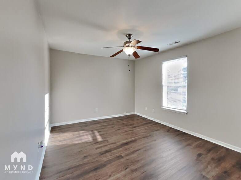 Building Photo - 466 Barewood Dr